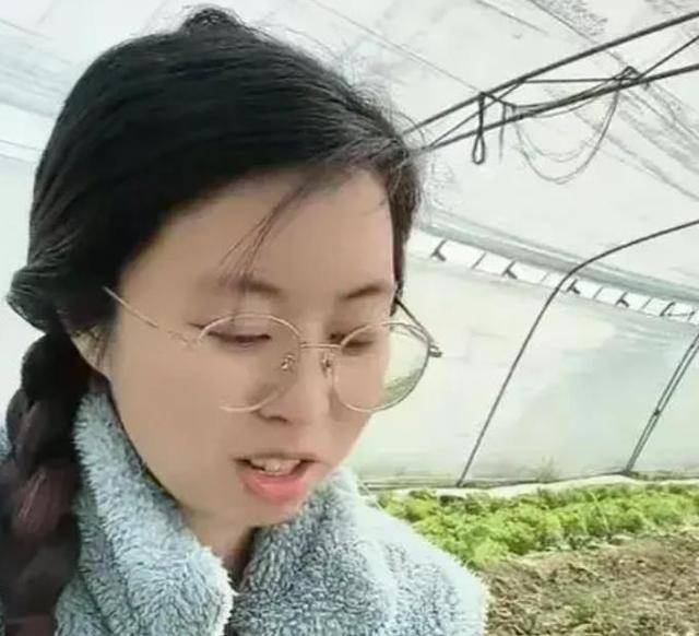 郭威妻子怼网友言辞很犀利,被喊五一回去看许敏很不满