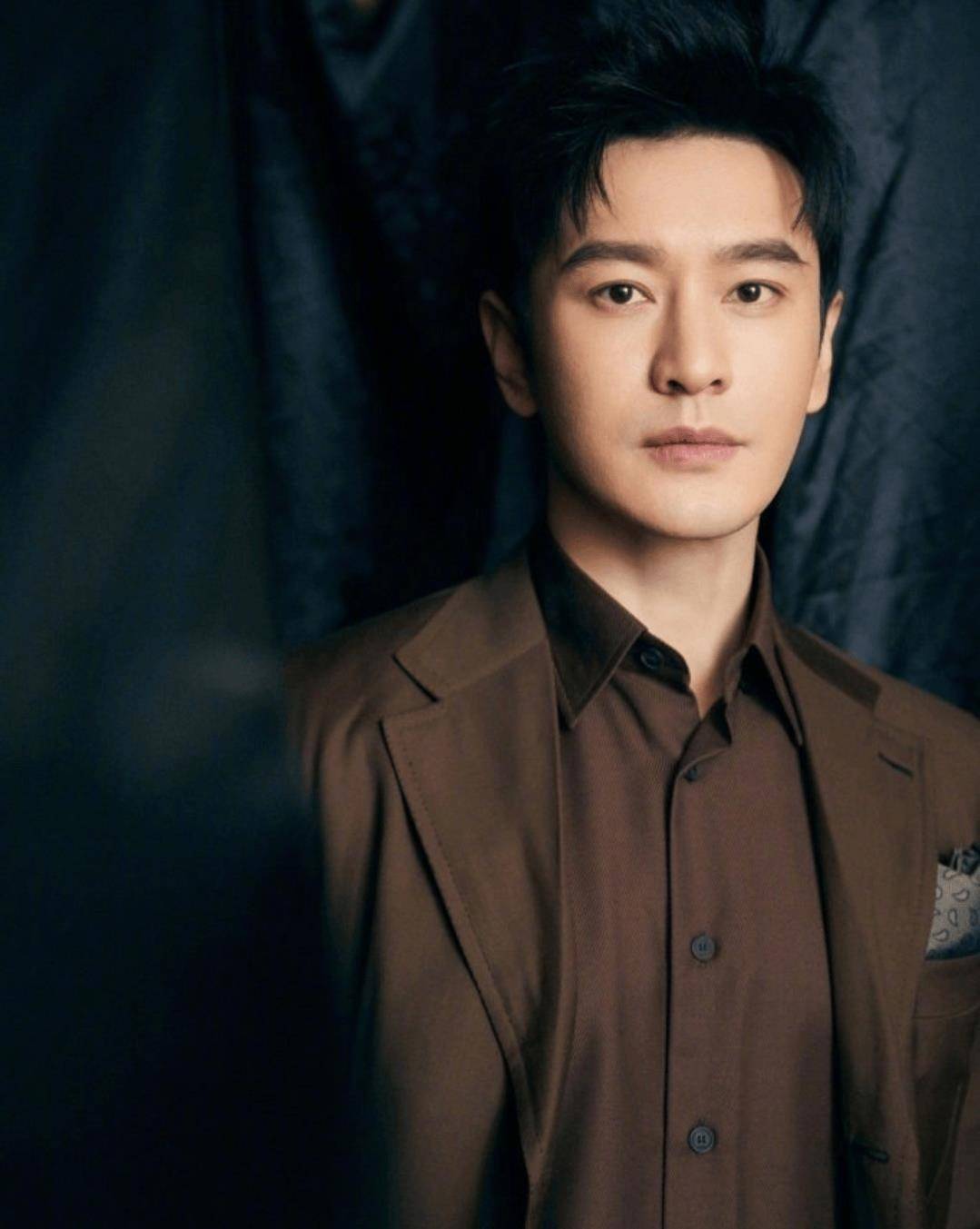 原创黄晓明航班被取消,在线求助网友,却被调侃:矫情