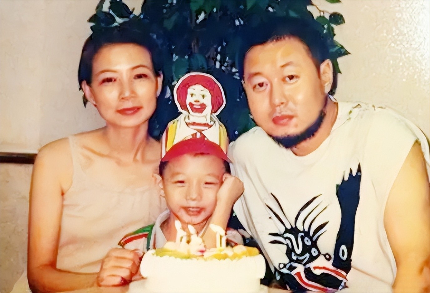 悲情女人仲小萍,因儿子30年不嫁,两次被辜负,霍尊输了回到原点