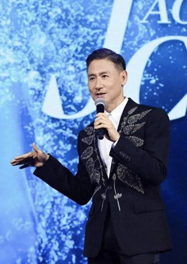 62岁张学友无奈暂停一切工作,确诊呼吸道合胞病毒突然病倒