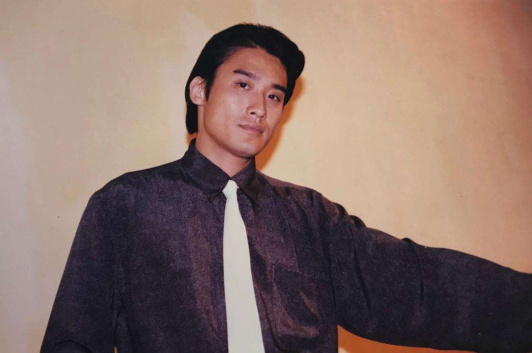 梁家辉因一句我是中国人,被封杀沦落到街头摆摊!港媒:真男人