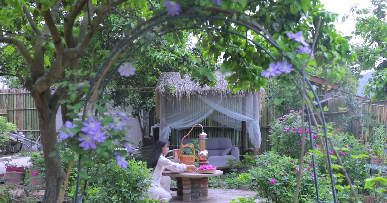 李子柒停更快2年,再看她家,才发现那个"人间仙境"真实性太差