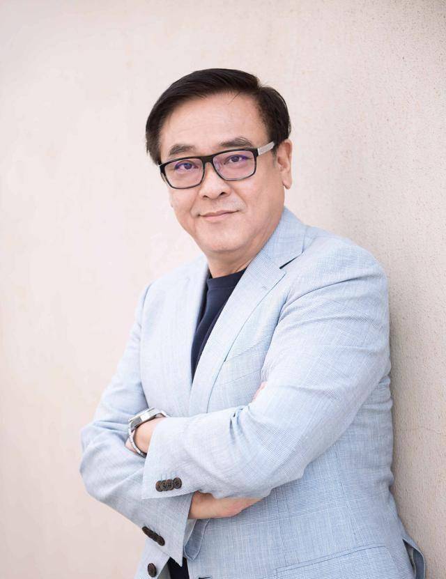 26岁王一博计划40岁转型?拜师程耳学习导演,想当第二个尔冬升!