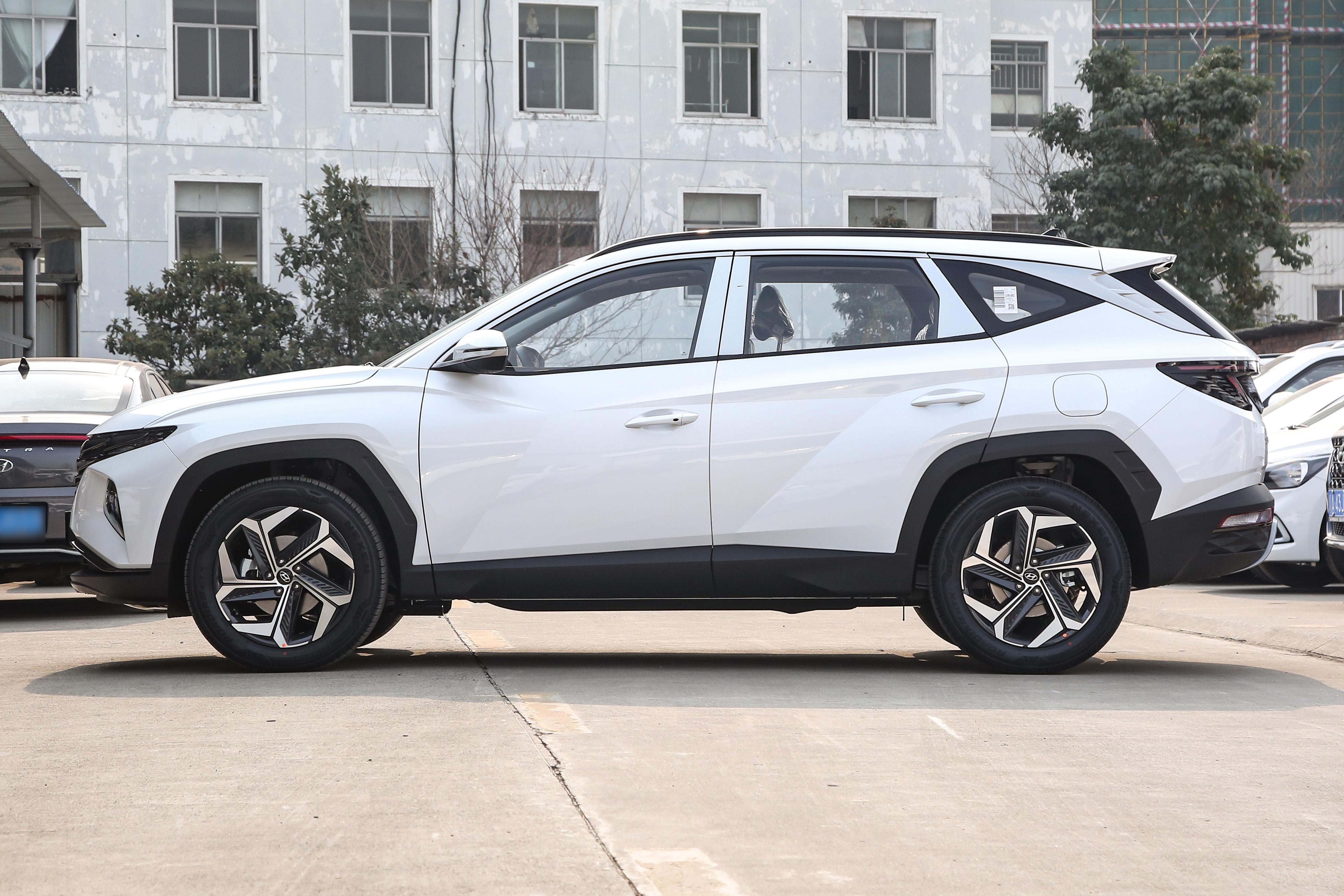 5万元,现代途胜l终端价格继续下探,但低配没车