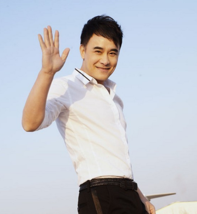 他曾是世界羽坛高手,转行当演员出演了100多部剧,深得观众喜欢