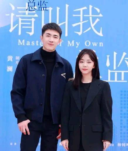 的照片,大家的疑虑全都烟消云散了,林更新和谭松韵两人有着最萌身高差