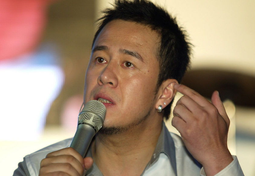 51岁杨坤高调复出,敲醒多少人:戒掉你的弱者思维