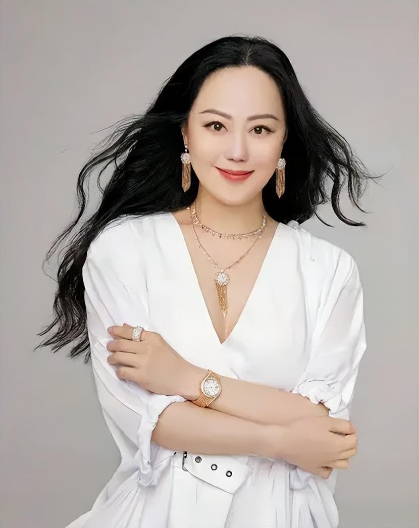 据界面新闻在2018年10-30日发表关于章小蕙的资讯,她因为独特的时尚