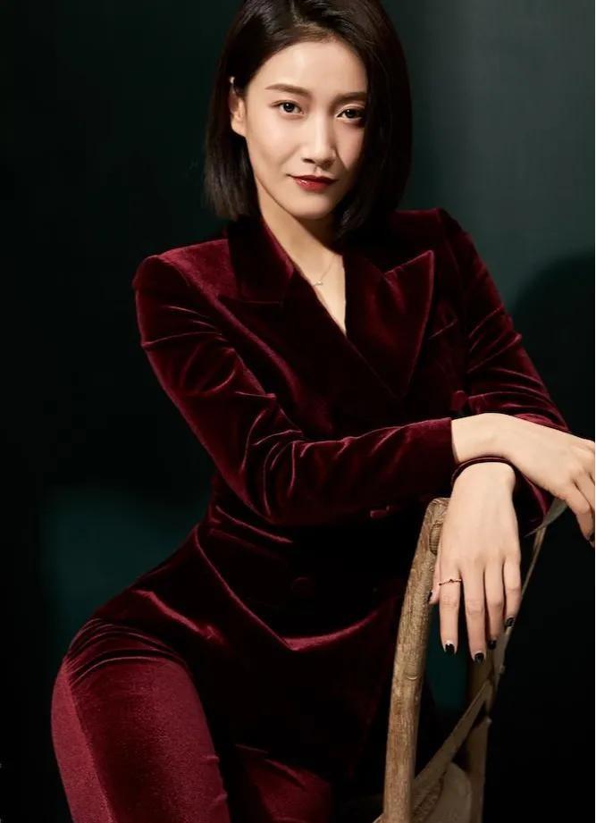 "星二代"啜妮:父亲是一级演员,被陈道明赏识,34岁却不想红