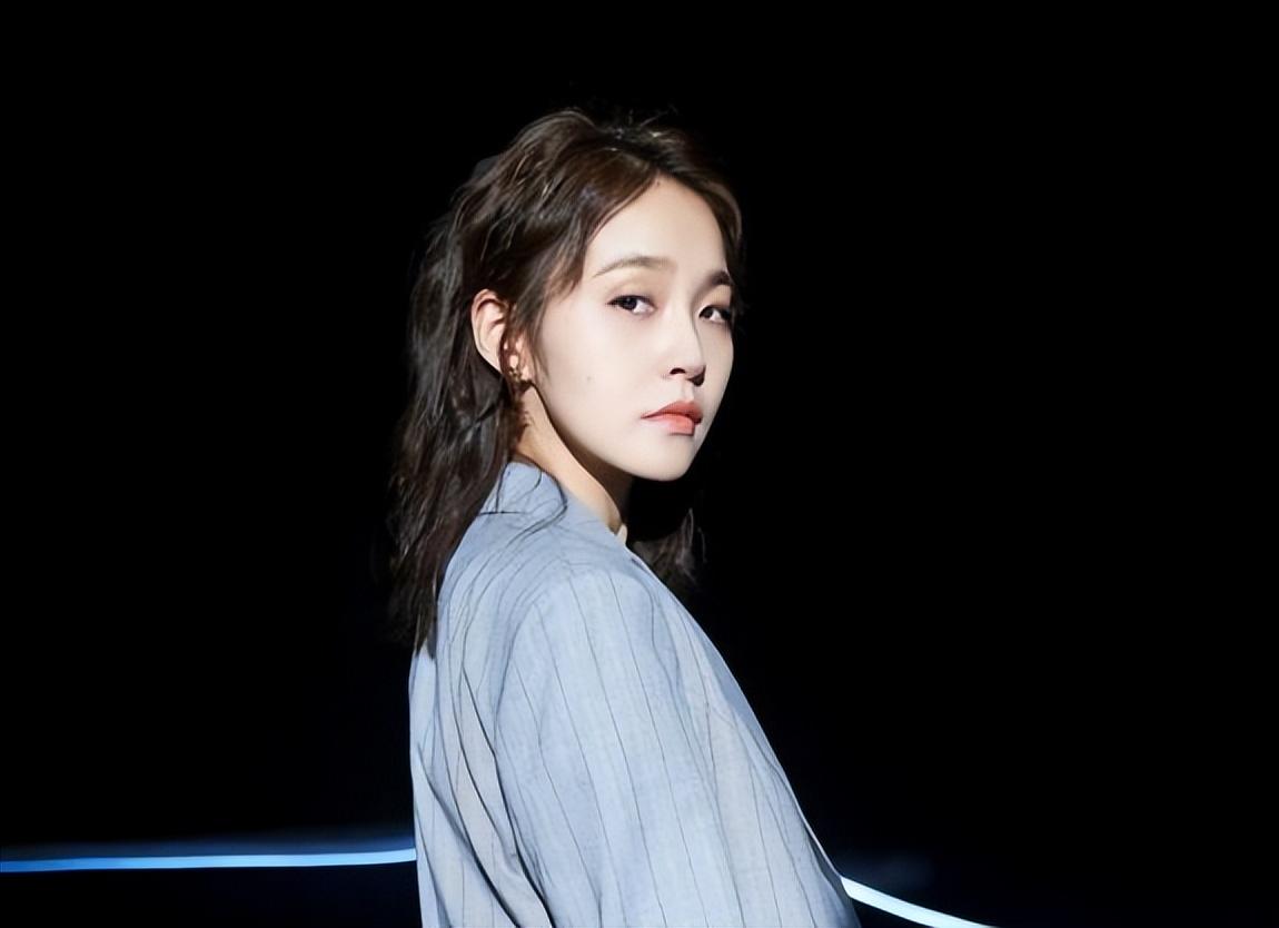 没想到,34岁张佳宁会以这种方式,在2024年初打出一副"王炸"