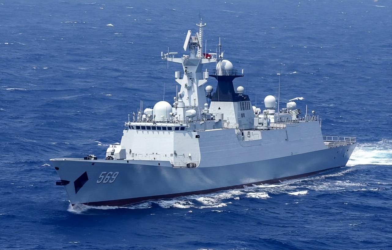 最后笔者想说,此次中国海警5201舰并没有动用任何武力,给菲律宾巡逻船
