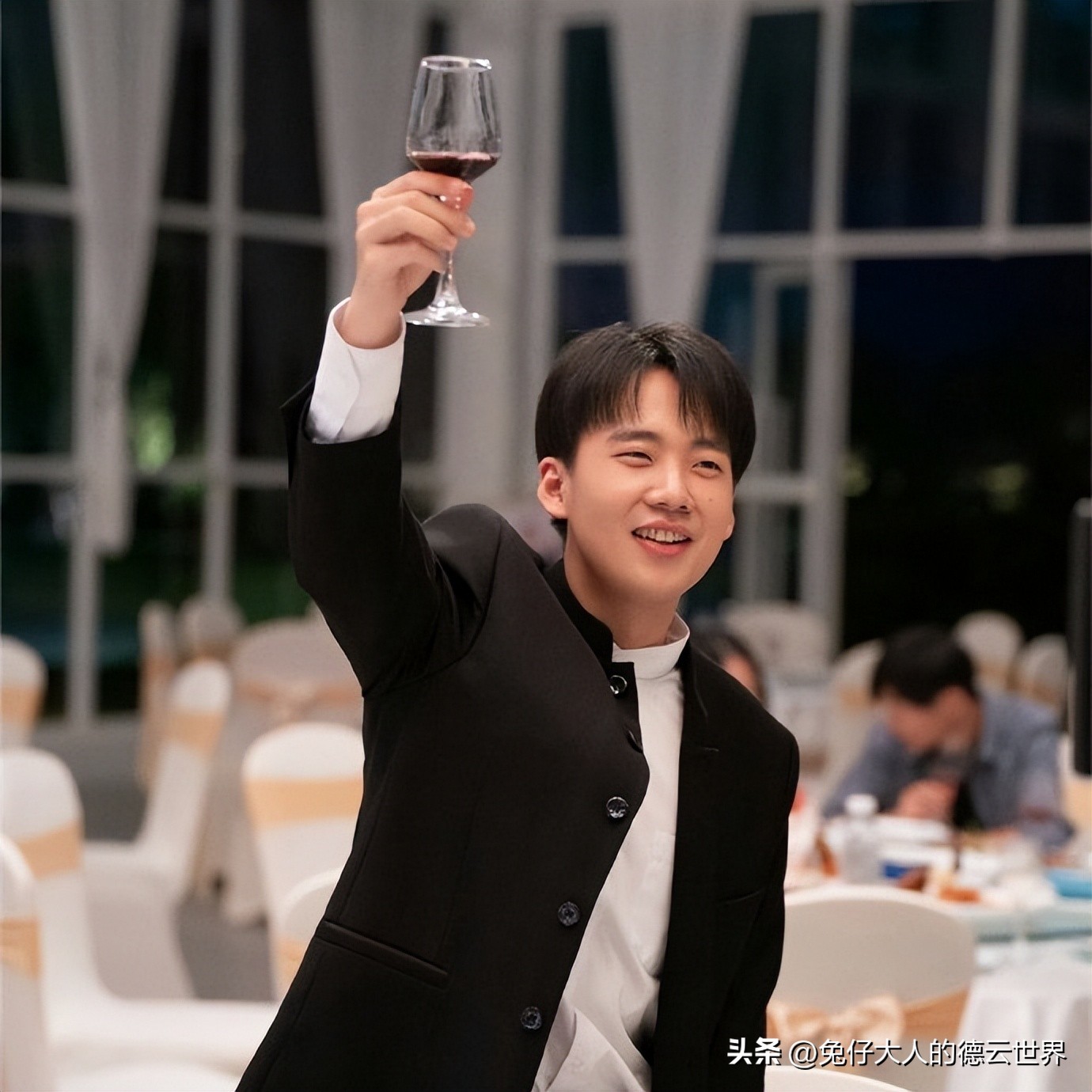 德云社少班主郭麒麟发文,新剧开机,又进组了,再见就是跨年