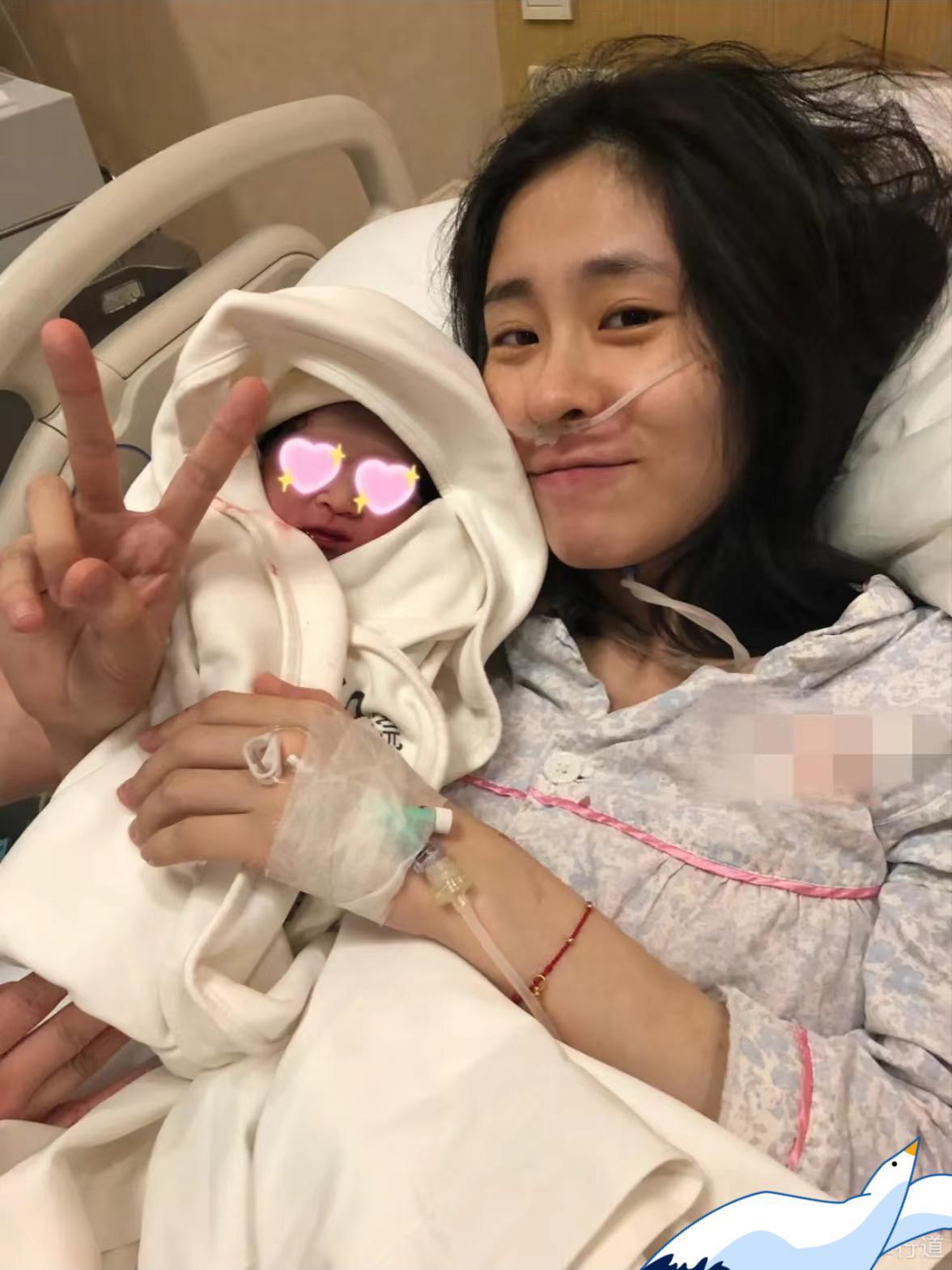 为了彻底封锁住张碧晨美国产女的消息,网上一个又一个地烟雾弹冒出.