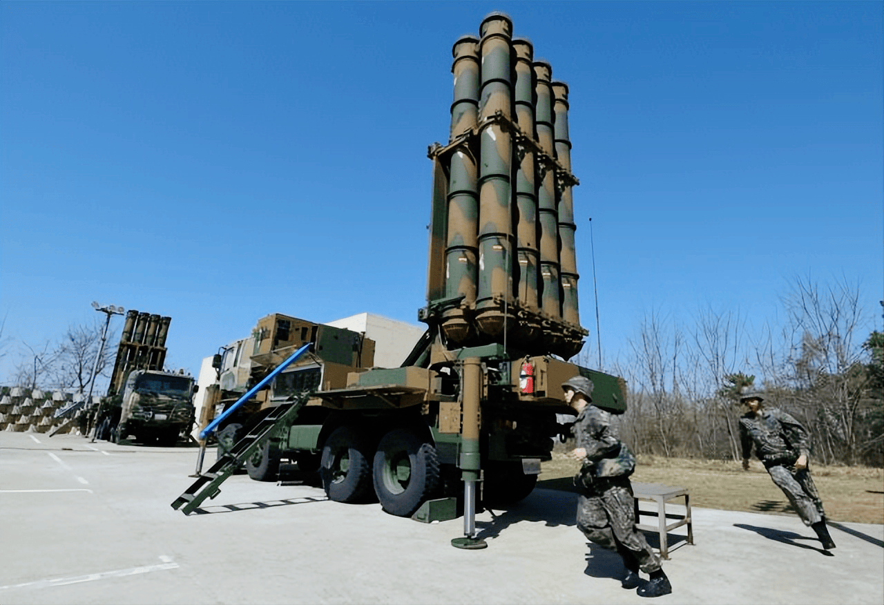 尤其是美国在菲律宾的北部设置了中程导弹系统,该导弹系统中美国派出