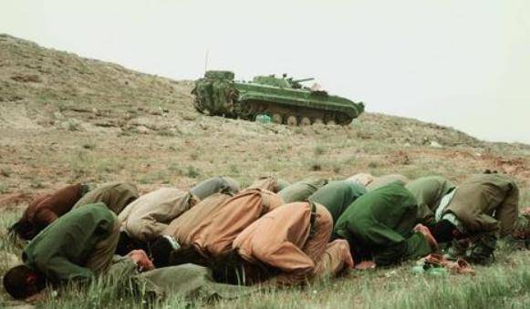 两伊战争中最大的受益者,倒闭兵工厂获救,加班加点制造武器