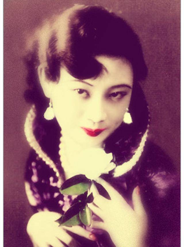 "影界皇后"胡蝶81岁因病离世,其唯一女儿后来怎么样了?