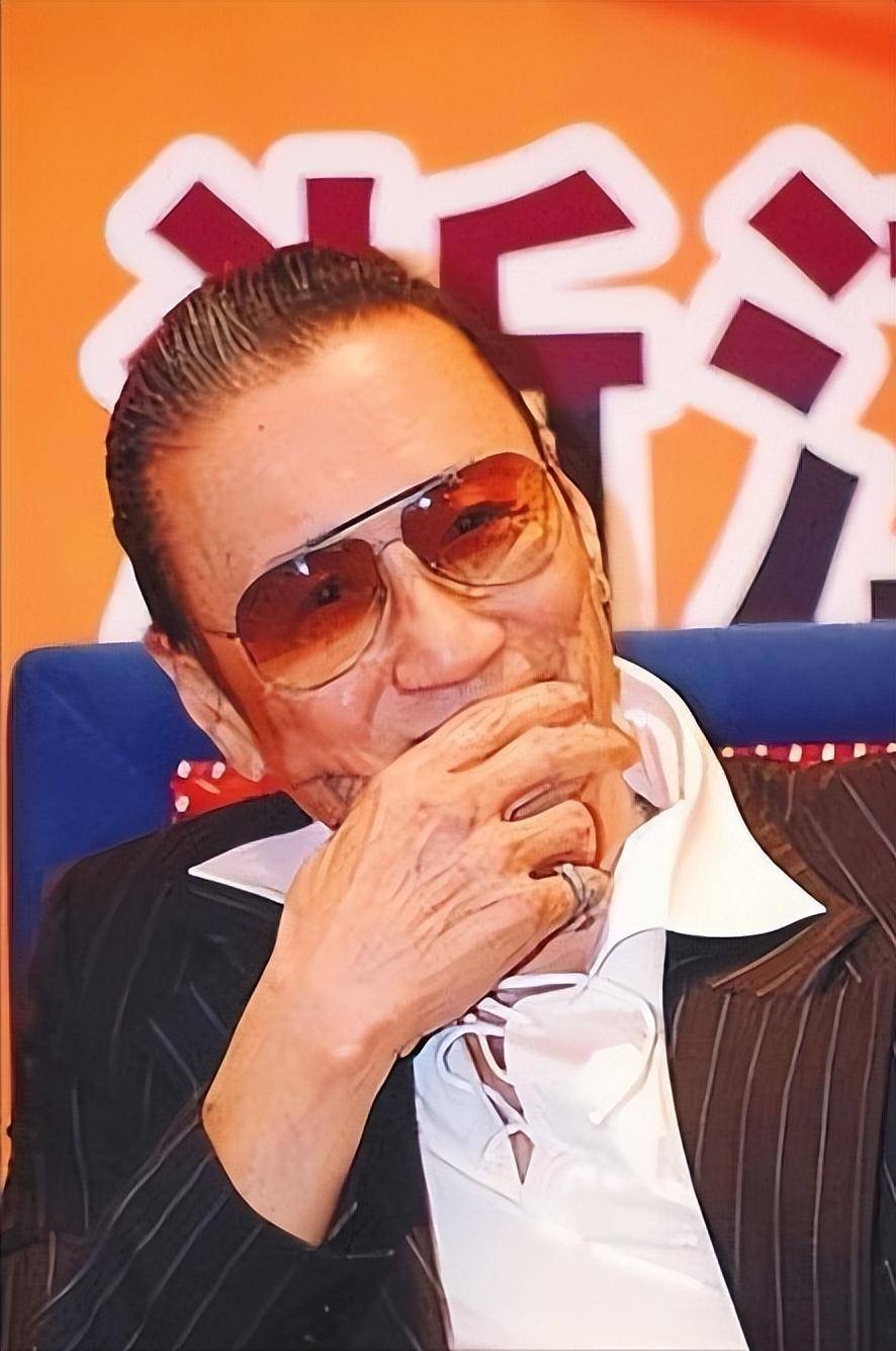 尽管家世显赫,谢贤小时候却是个不太会读书的孩子