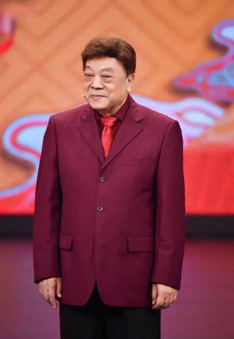 再到《动物世界》,赵老师的声音陪伴了我们太多重要的时刻,尤其是春晚