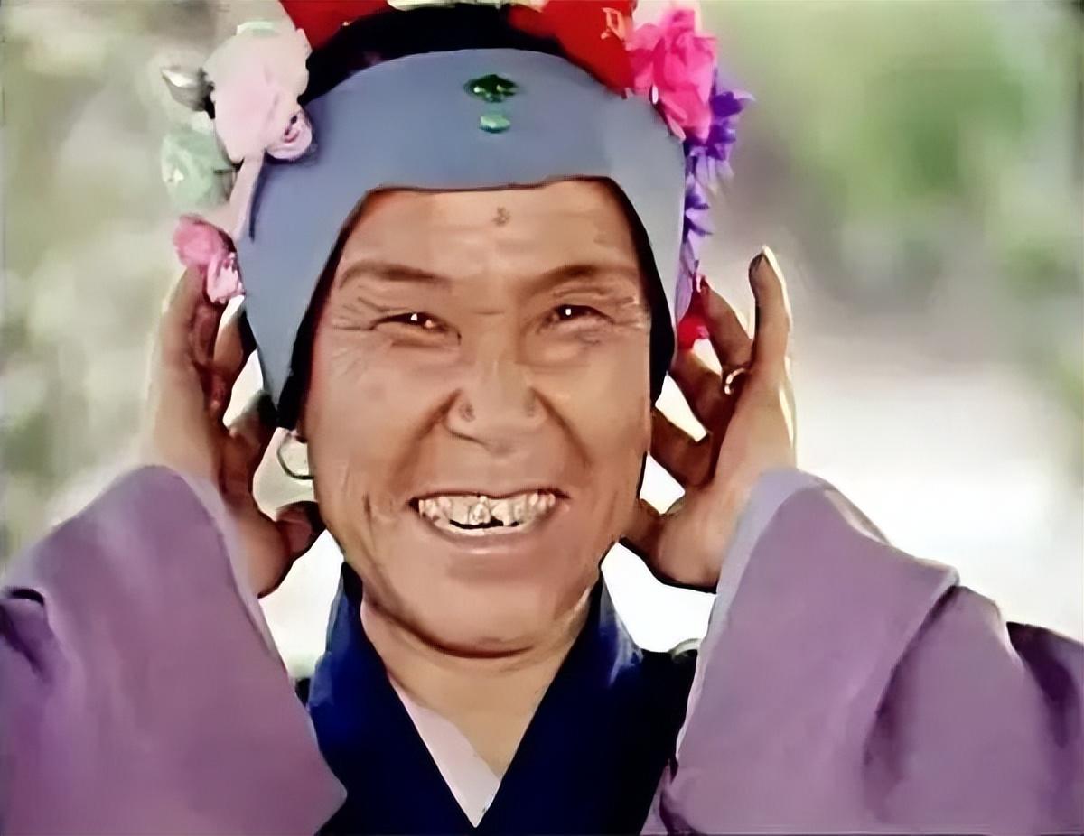 这一次轮到64岁的倪萍"翻车"了?新刘姥姥一出,观众直呼太尴尬