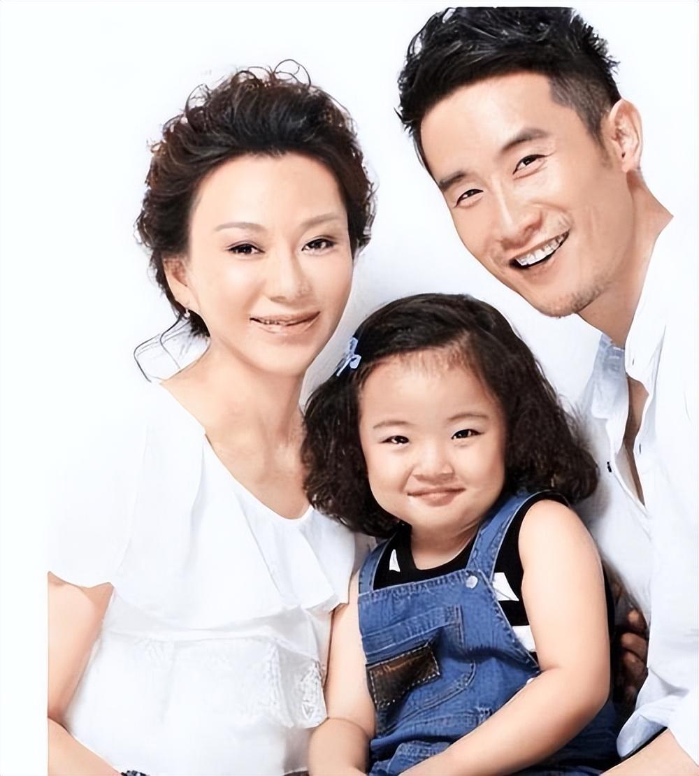 些一蹶不振……当初的苗乙乙也算是惊艳了一个时代的美人,她的脸蛋儿