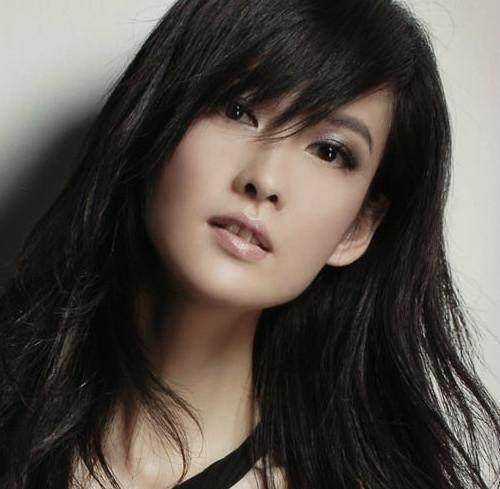 周慧敏的头像是2014年更新的头像,不过和现在晒出的这张照片相比,无论