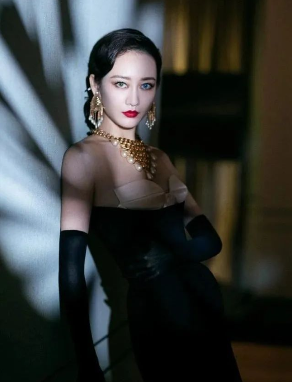 对于很多人来说,年龄是锻炼身体的借口,但王鸥并没有因此而停下脚步.