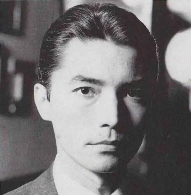 低调的国际影帝尊龙,出演《末代皇帝》,荣获奥斯卡终身成就奖