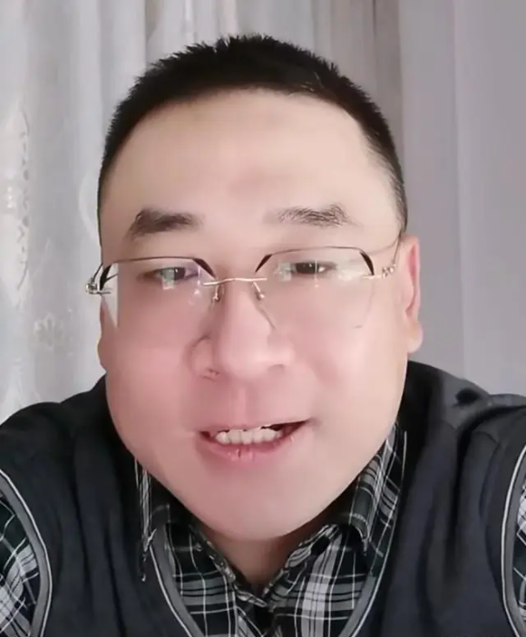 云昊报平安确认柴桑安全,保护母亲的举动,是郭威田静该学的榜样