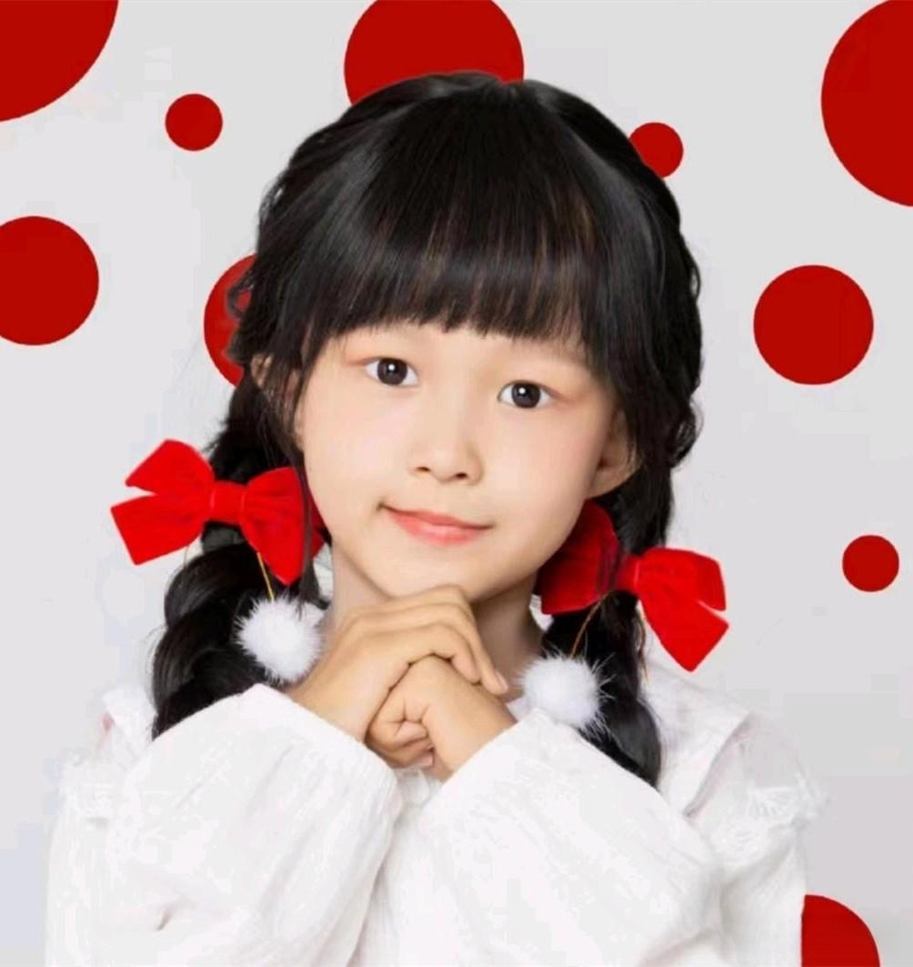 当时的张诗琪因为腿疼不会走路,随即便出现反复发烧.