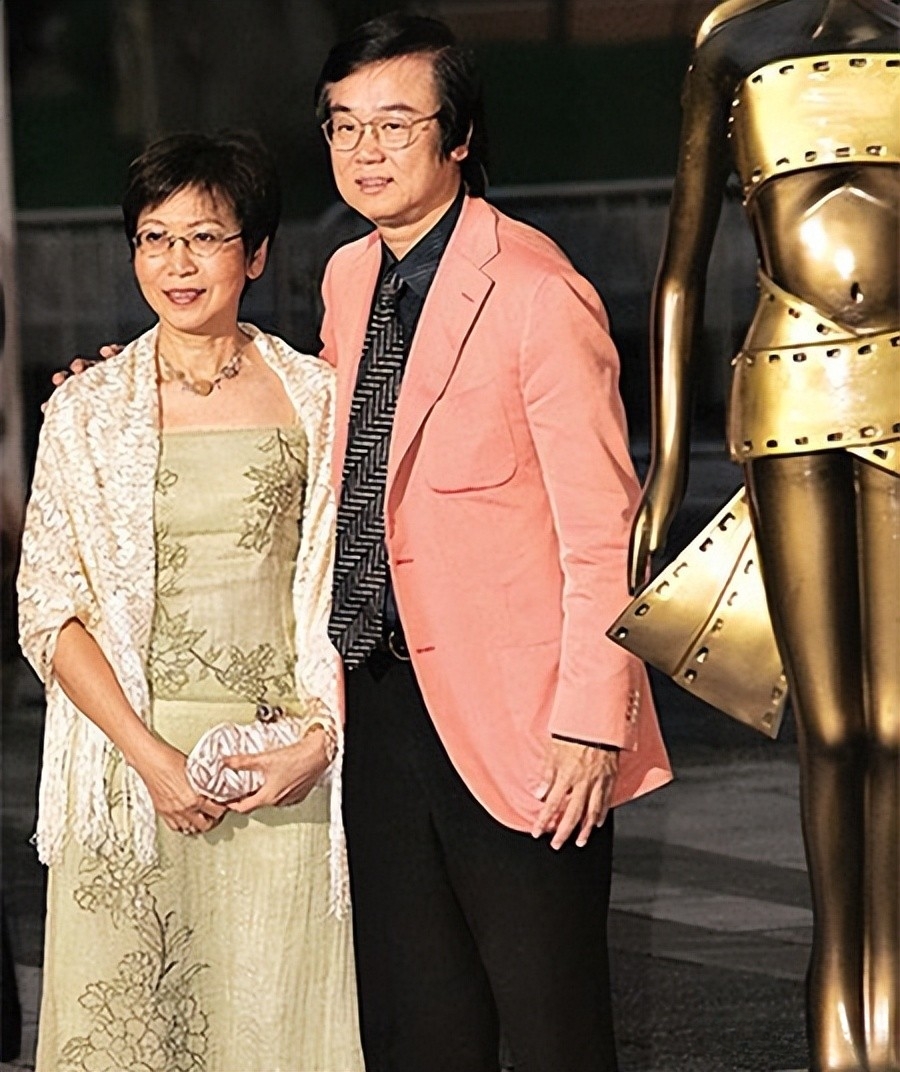 宠妻狂魔黄百鸣:曾承认出轨,却陪妻子抗癌多年,始终不离不弃