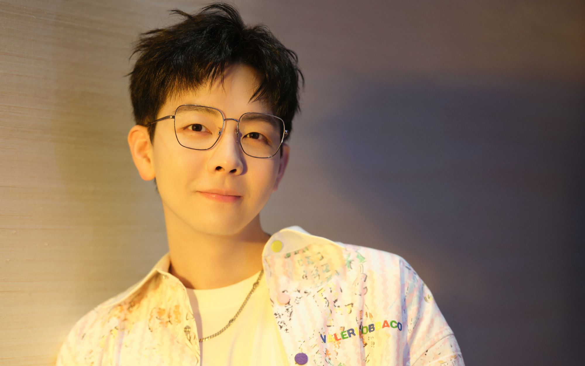 金晨被拍到登门拜访胡夏父母,亲自送礼上门,感情更进一步?