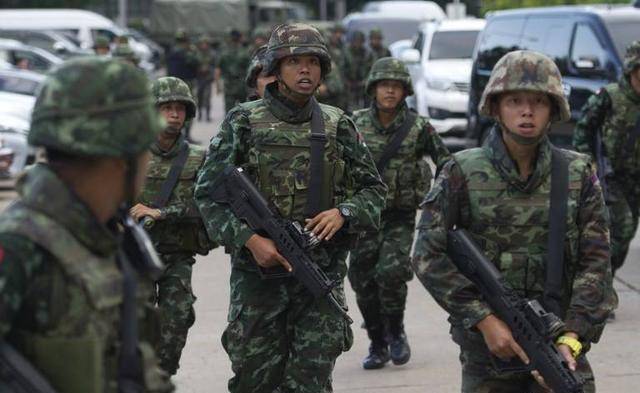 泰国人为何这么惧怕当兵?征兵中签者当场痛哭,有人为逃兵役变性