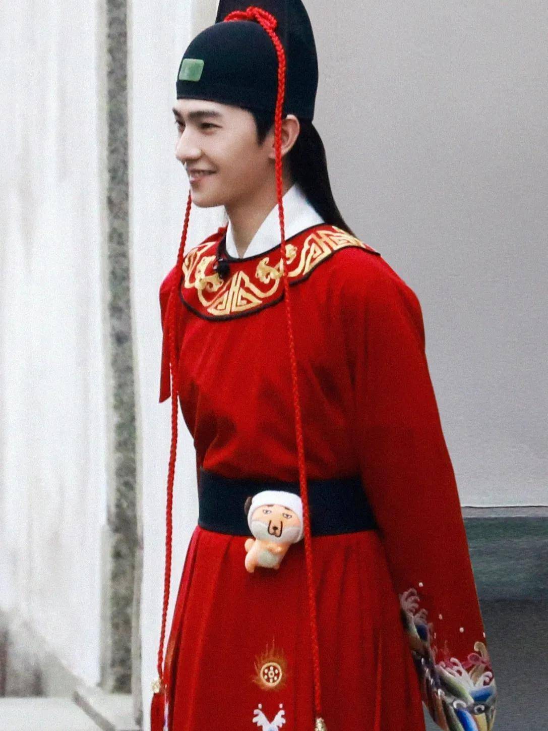 盘点红衣古装最好看的几位明星,肖战成毅惊艳,杨洋邓伦公子无双