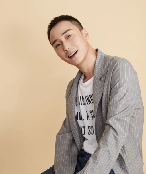 37岁男演员曝存款不过万元,住10平米简陋小平房