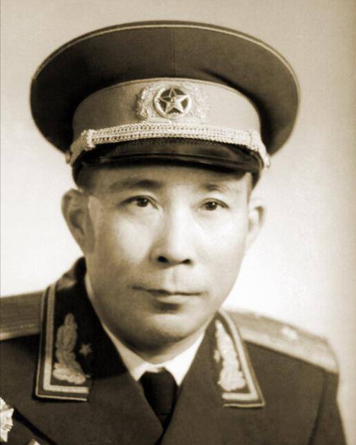 张师长拉着政委李少元说:"走,走,这一仗不算,打下武冈,喝了庆功酒也不