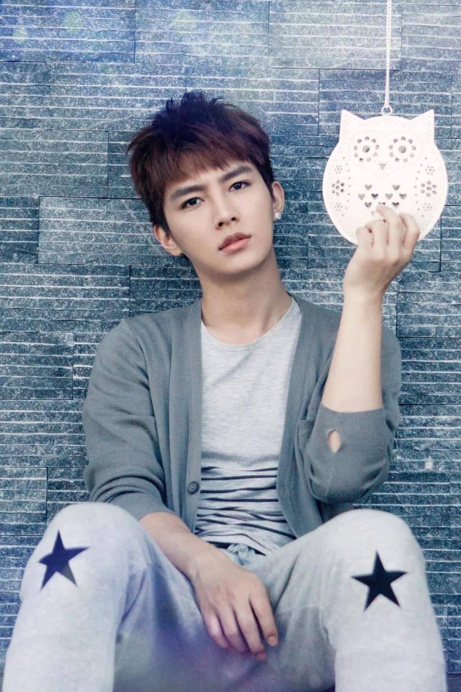 炎亚纶的恋爱潇洒事:痛并快乐着,看见底裤,无法想象!