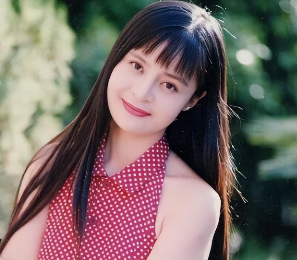 歌手高胜美:被誉为"常胜歌后",在上海买房定居,55岁仍单身