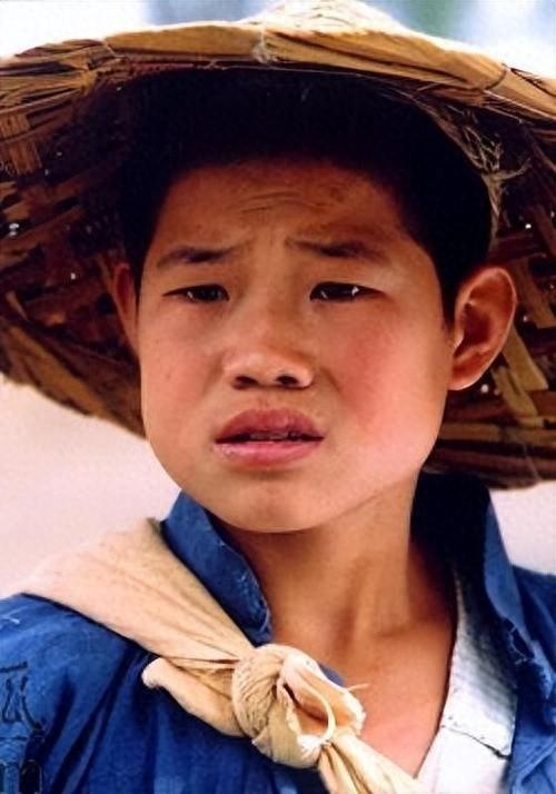 31岁的嘎子和28岁的英子重逢一个健硕有型一个女大十八变