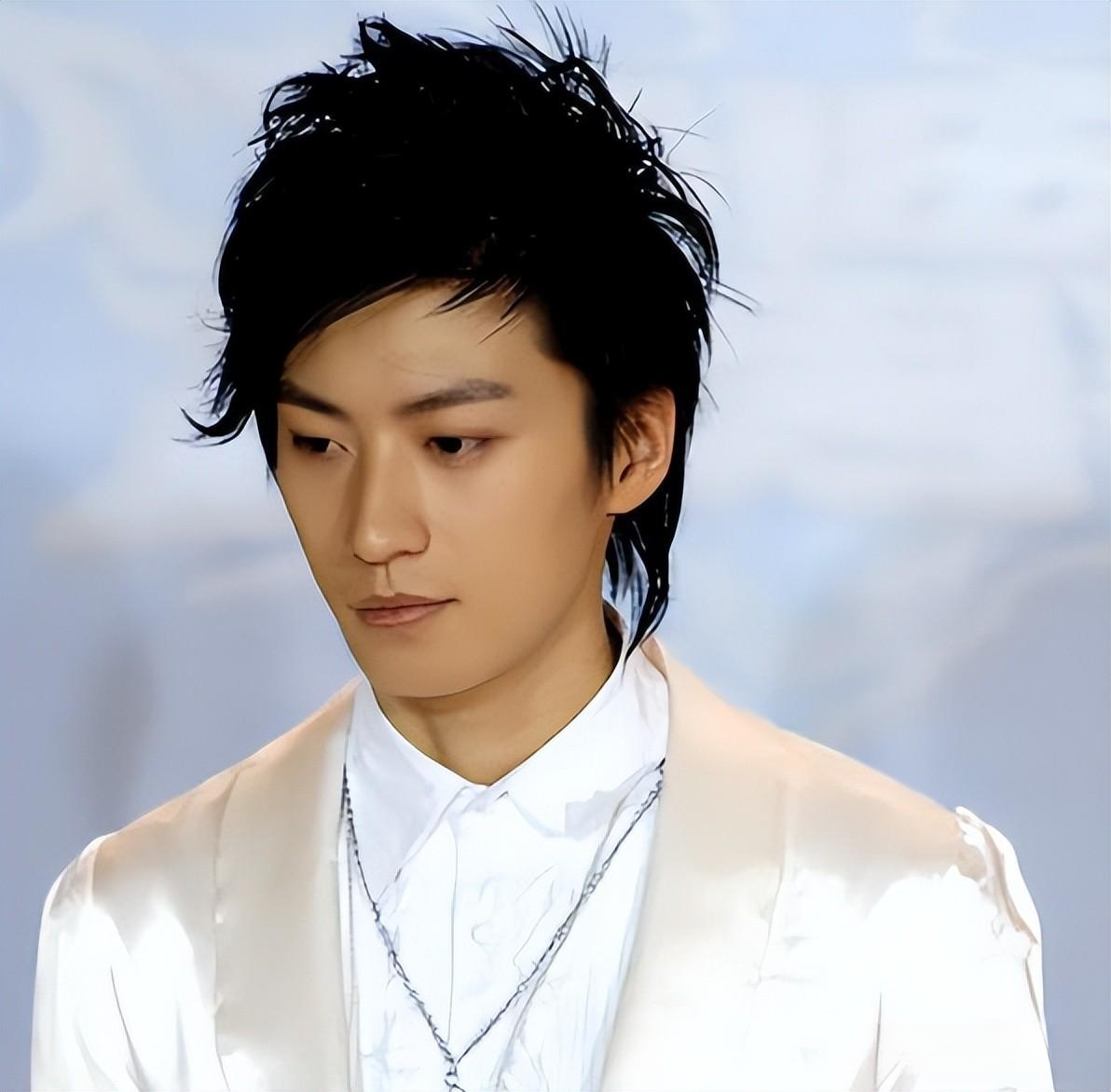 乔任梁去世8年后,父母发文讲出真相,原来当初害他的人一直都在