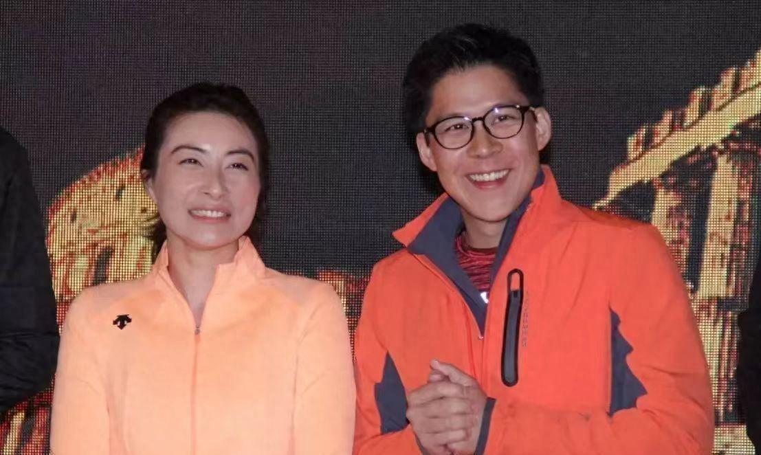 千亿豪门继承人霍启刚从小就是在金窝银窝中长大的,更是从来不缺钱花