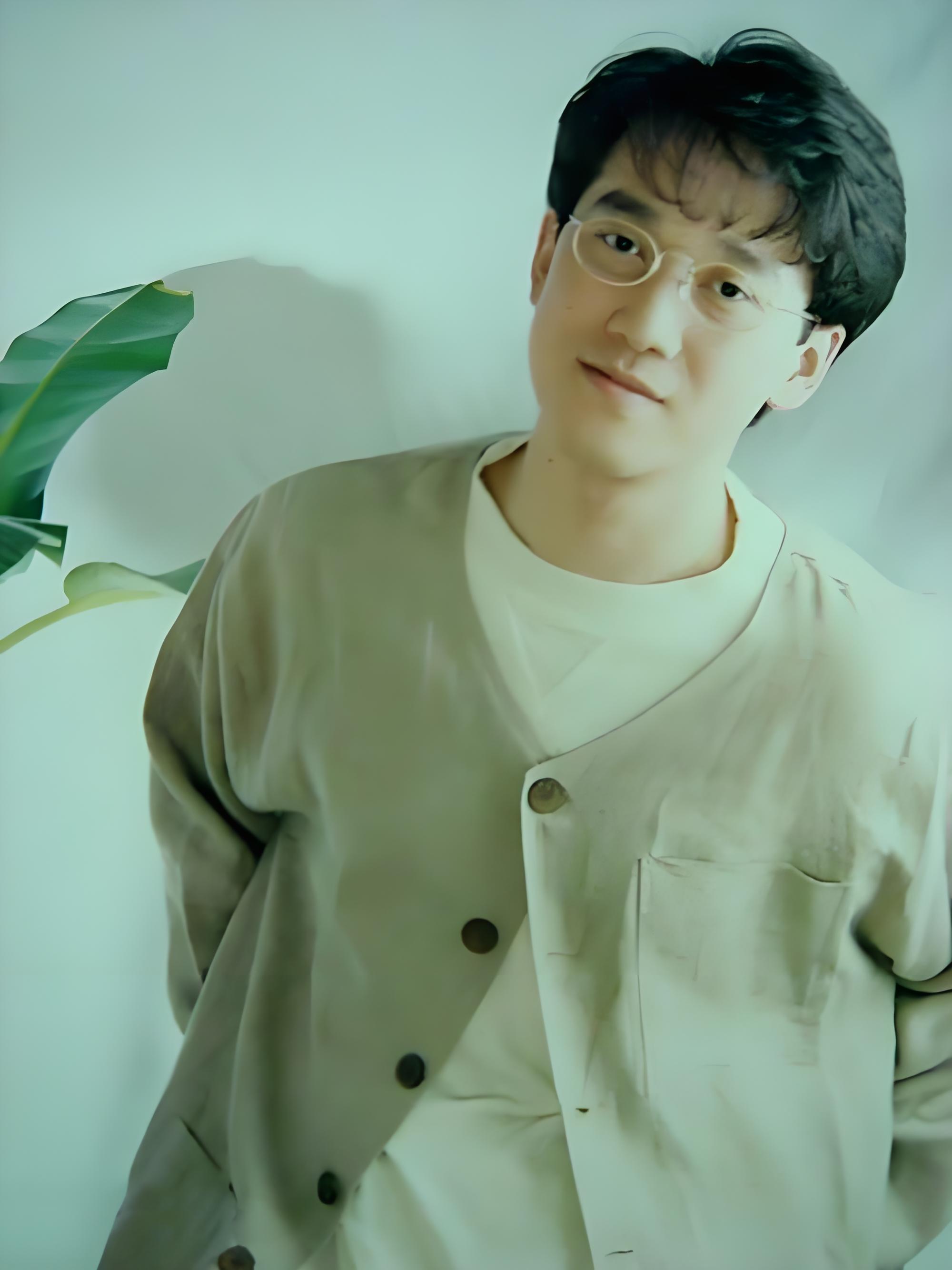 周传雄哈尔滨演唱会一票难求,接地气打招呼:你们可以叫我刚子哥