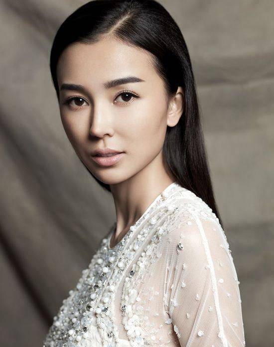 她被称为无死角美女,《前任攻略》中姚星彤性感的身材,深邃的五官