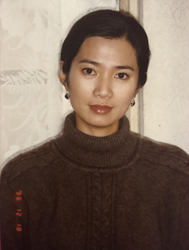 2004年,李芸和王学圻,陈丽娜,顾永菲等人合作,拍摄了《雾非雾》这部