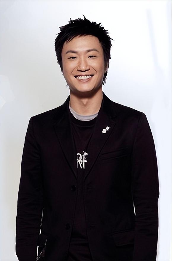 阿sa:与郑中基隐婚被杨颖"插足",为"报复"与陈伟霆恋爱五年