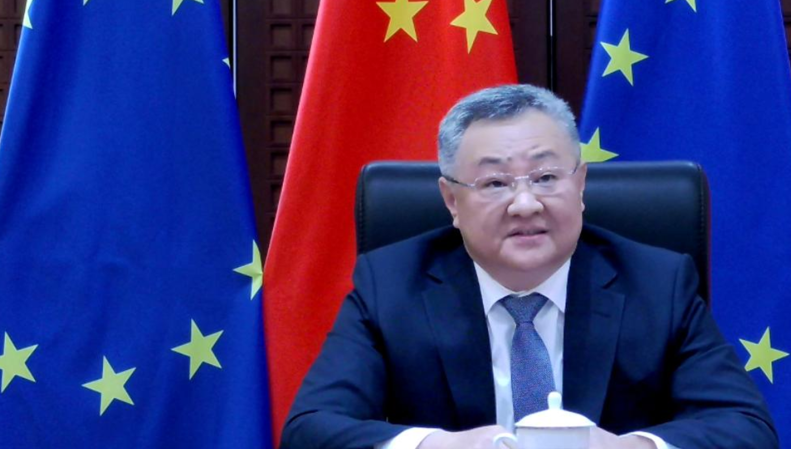 紧随其后,中国驻欧盟使团团长,特命全权大使傅聪称冯德莱恩这种做法