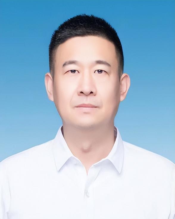 李明海,男,汉族,1974年8月生,研究生,中共党员