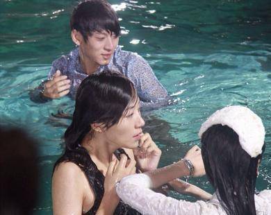 其中韩雪在一档节目中也是被导演要求和男嘉宾游泳,当时露面的有陈翔