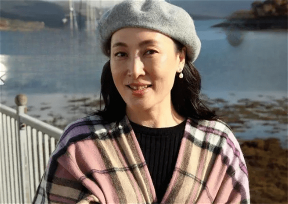 后来,塔琳托娅选择了息影嫁人,婚后的她很是低调,专心相夫教女,很少