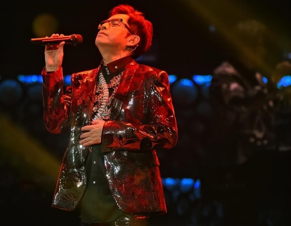 可以说,谭咏麟的成名离不开杨洁薇.