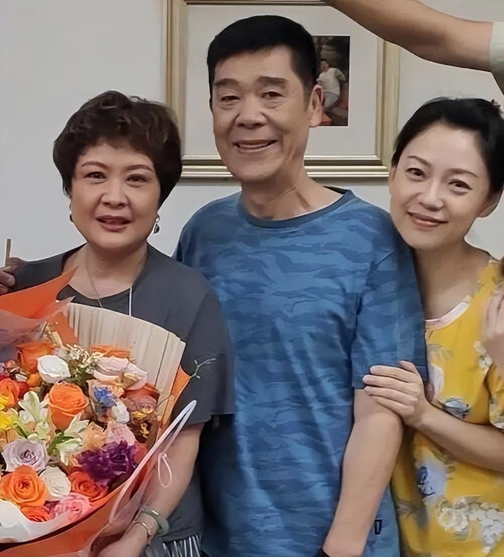 广州演员苏志丹,戏中与香兰恩爱半辈子,直言亏欠妻子虎艳芬太多